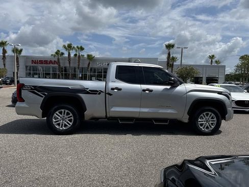 Used 2022 Toyota Tundra SR5 w/ SR5 Convenience Package RWD image 2