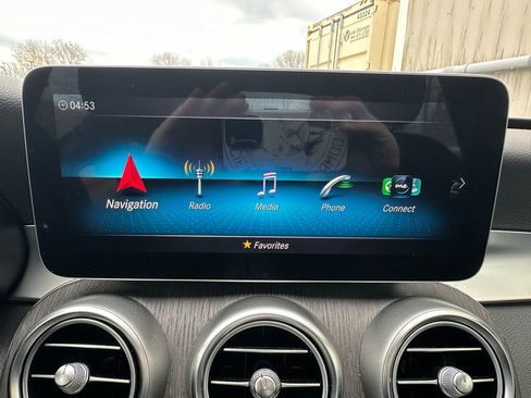 Used 2019 Mercedes-Benz C 300 4MATIC Sedan image 5