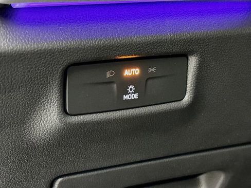 New 2026 Volkswagen Tiguan SE R-Line image 10