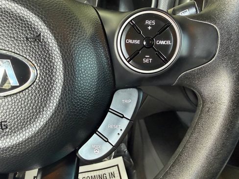 Used 2016 Kia Soul FWD image 9