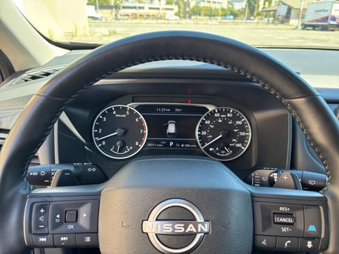 Used 2025 Nissan Rogue SV AWD/4WD image 25