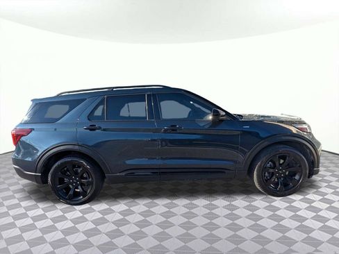 Used 2023 Ford Explorer ST-Line w/ Class IV Trailer Tow Package image 2