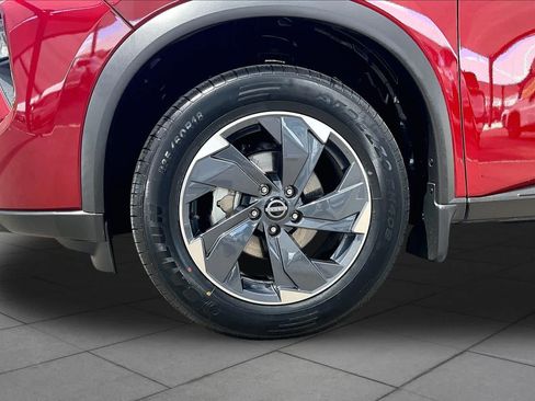 Certified 2024 Nissan Rogue SV FWD image 11