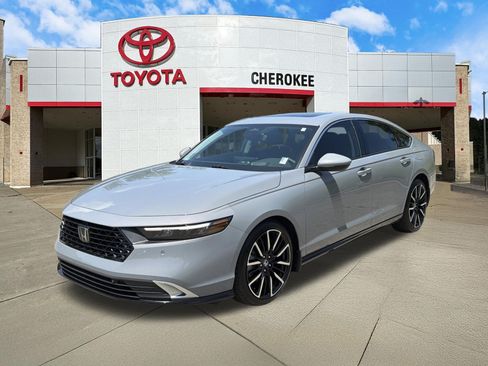 Used 2025 Honda Accord Touring image 1