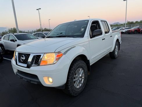Used 2017 Nissan Frontier SV w/ SV Value Truck Package AWD/4WD image 3