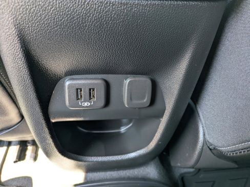 Used 2022 Chevrolet Colorado Z71 w/ Safety Package image 12