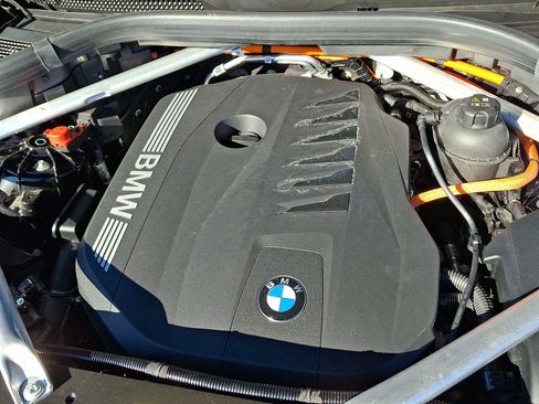 Used 2025 BMW X5 xDrive50e image 29