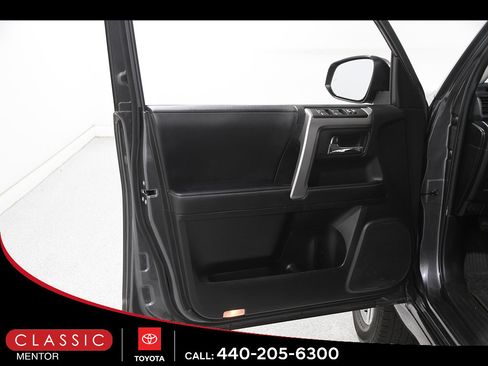 Used 2022 Toyota 4Runner TRD Sport w/ Technology Package AWD/4WD image 4