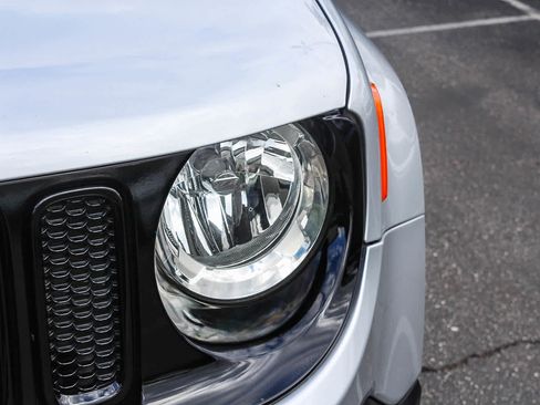 Used 2017 Jeep Renegade Altitude image 10