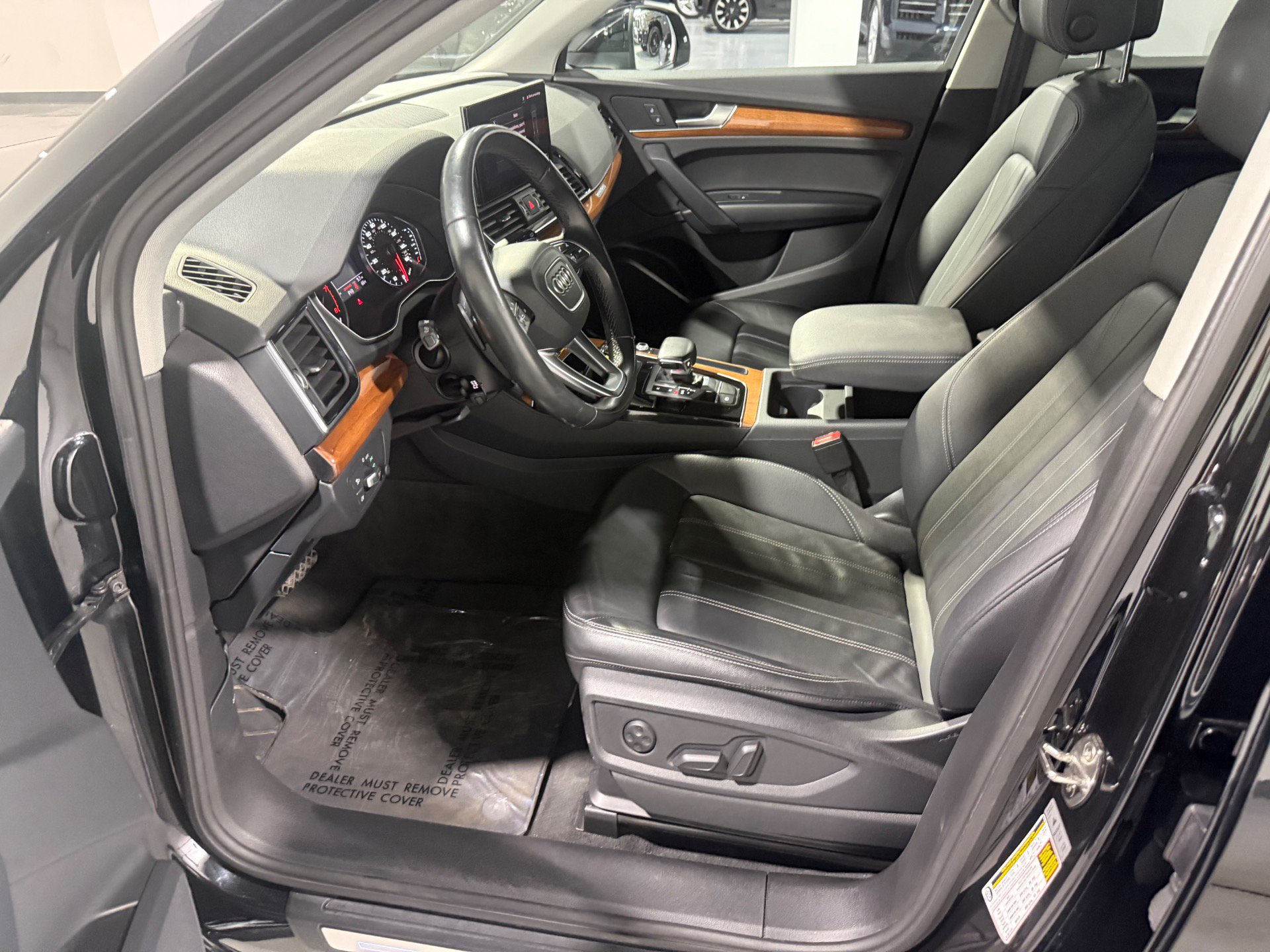 Used 2023 Audi Q5 2.0T Premium w/ Convenience Package AWD/4WD image 21