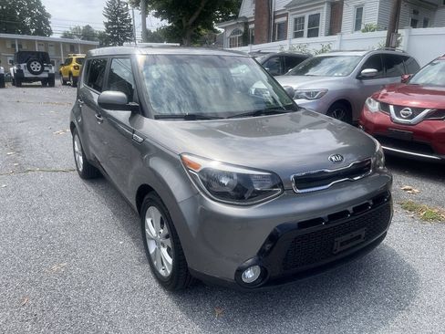 Used 2016 Kia Soul + w/ Audio Package FWD image 4