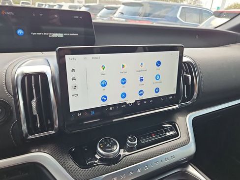 Used 2025 Ford Expedition Platinum w/ Stealth Appearance Package image 14