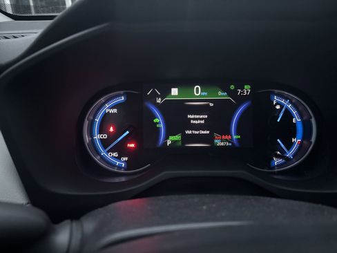 Used 2025 Toyota RAV4 XLE image 5