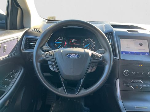 Used 2020 Ford Edge SE image 13