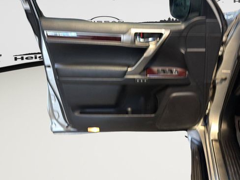 Used 2015 Lexus GX 460 w/ Premium Package AWD/4WD image 9