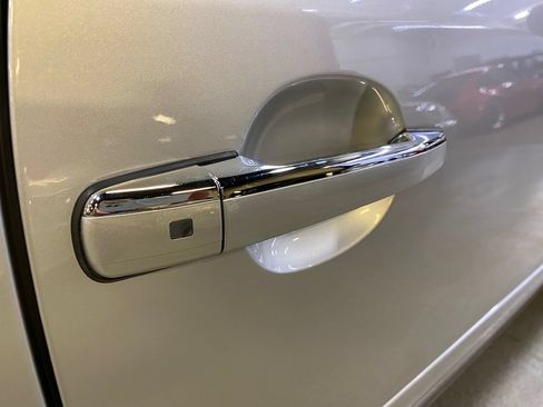 Used 2000 Mercedes-Benz CLK 320 Coupe image 32
