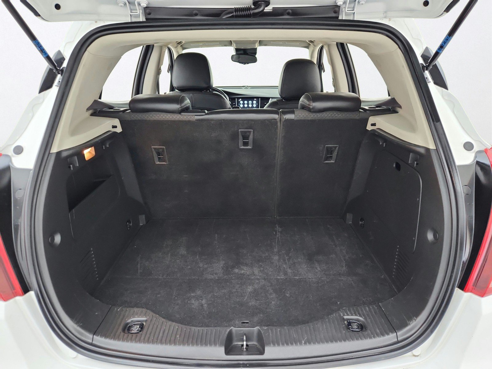 Used 2019 Buick Encore Preferred AWD/4WD image 30