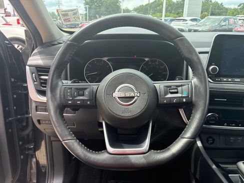 Used 2024 Nissan Rogue SV w/ SV Premium Package FWD image 22
