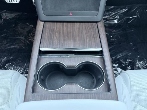 Used 2022 Tesla Model X image 62