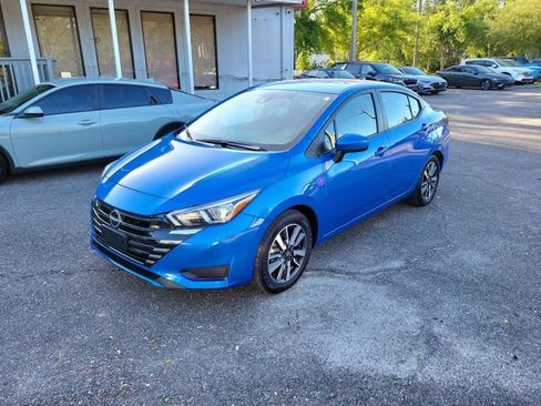 Used 2024 Nissan Versa SV image 4