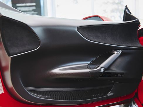 Used 2021 Ferrari SF90 Stradale image 31