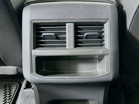 Used 2023 Volkswagen Atlas Cross Sport SE w/ Panoramic Sunroof Package FWD image 27