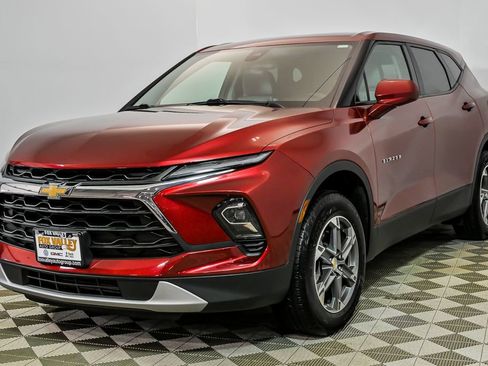 Used 2023 Chevrolet Blazer LT w/ Driver Confidence Package image 5