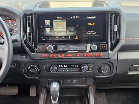 Used 2025 Nissan Frontier PRO-4X w/ Interior Protection Package AWD/4WD image 10