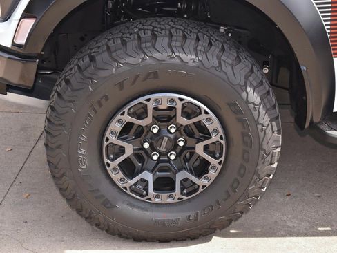 Used 2025 Ford F150 Raptor w/ Equipment Group 803A Raptor R image 41