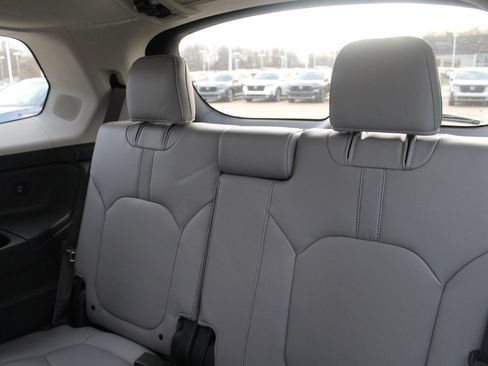 New 2025 Honda Pilot Touring image 9