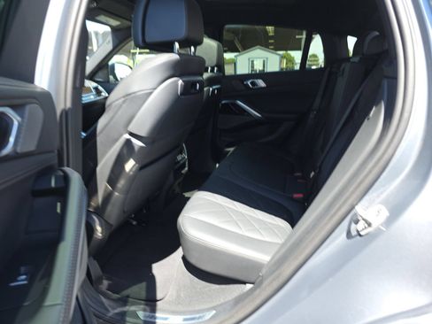 Used 2025 BMW X6 xDrive40i AWD/4WD image 8