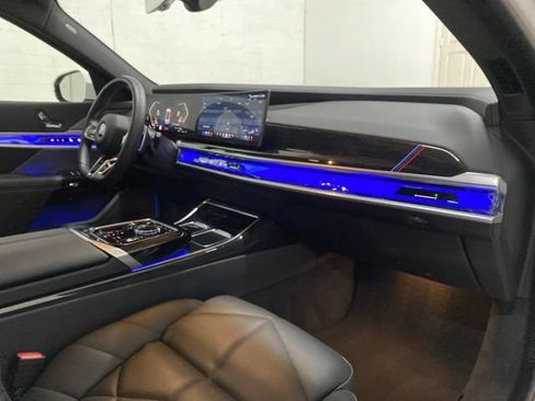 Used 2026 BMW 740i RWD image 25