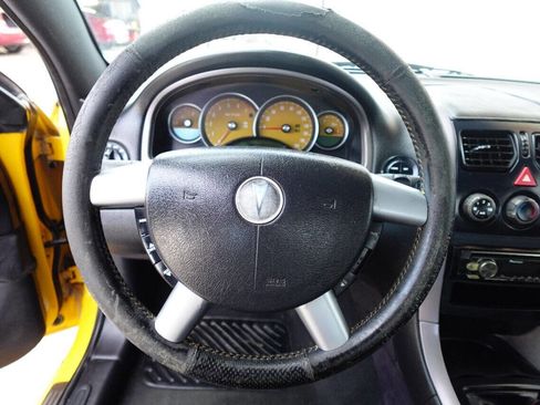 Used 2004 Pontiac GTO image 16