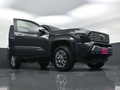 Used 2025 Toyota Tacoma Limited image 27