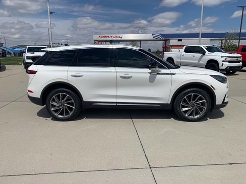 Used 2025 Lincoln Corsair AWD w/ Equipment Group 101A image 3