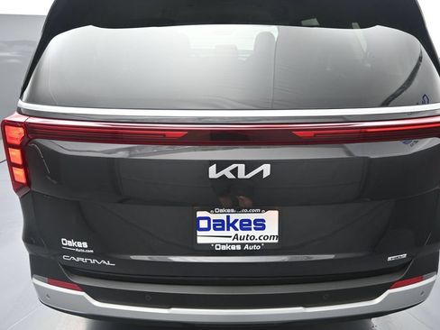 New 2026 Kia Carnival LXS FWD image 32