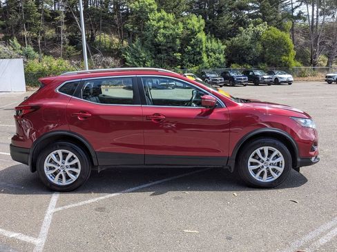 Certified 2022 Nissan Rogue Sport SV w/ Technology Package AWD/4WD image 4