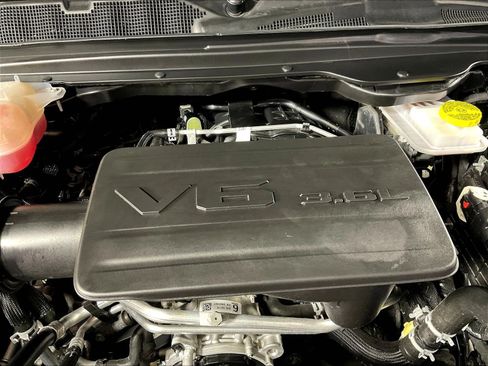 Used 2025 RAM 1500 Big Horn AWD/4WD image 31