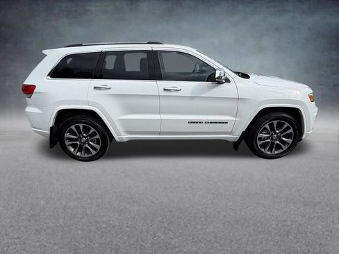 Used 2017 Jeep Grand Cherokee Overland w/ Jeep Active Safety Group AWD/4WD image 7