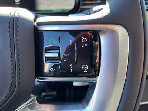 New 2025 Land Rover Range Rover SE image 24