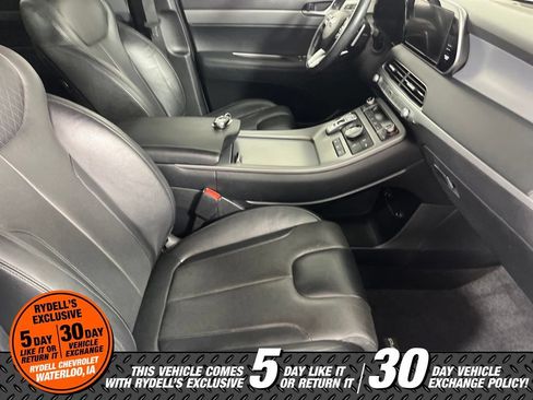 Used 2022 Hyundai Palisade SEL w/ 8P Bench Seat Package AWD/4WD image 11