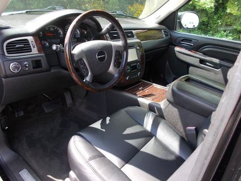 Used 2012 GMC Yukon XL Denali AWD/4WD image 27