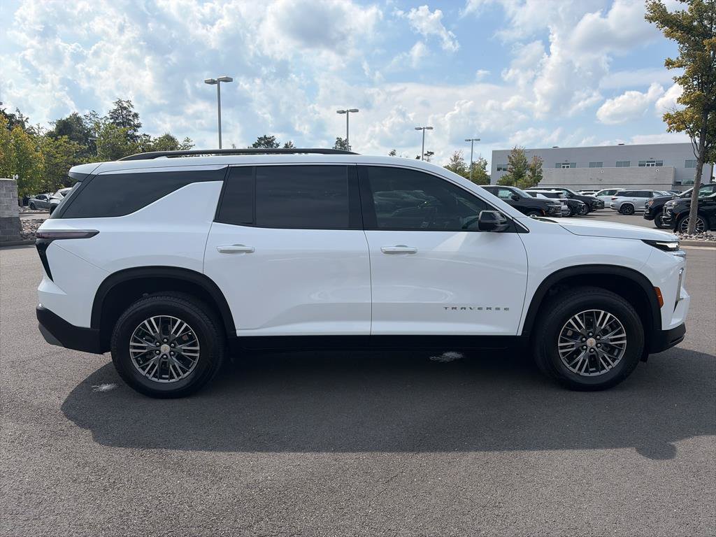 Used 2024 Chevrolet Traverse LT AWD/4WD image 8