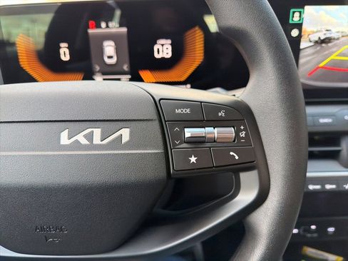 New 2025 Kia K4 LXS image 37