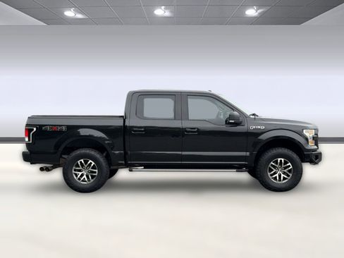 Used 2015 Ford F150 XLT w/ Equipment Group 302A Luxury AWD/4WD image 8