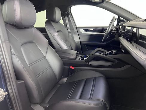 Certified 2024 Porsche Cayenne Coupe AWD/4WD image 19