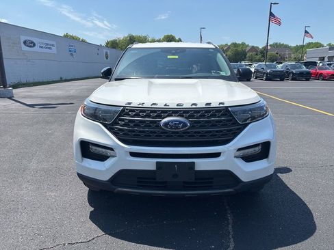 Used 2023 Ford Explorer XLT w/ Equipment Group 202A AWD/4WD image 2