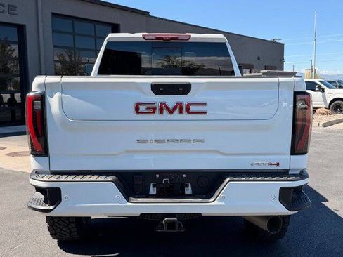Used 2025 GMC Sierra 3500 AT4 w/ AT4 Premium Plus Package AWD/4WD image 5