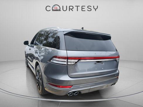 Used 2021 Lincoln Aviator Reserve w/ Equipment Group 208A image 2