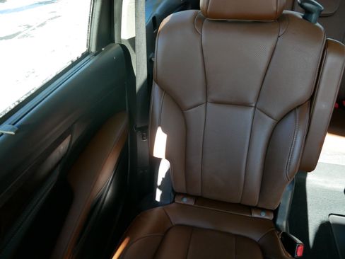 Used 2023 Subaru Ascent Touring image 12